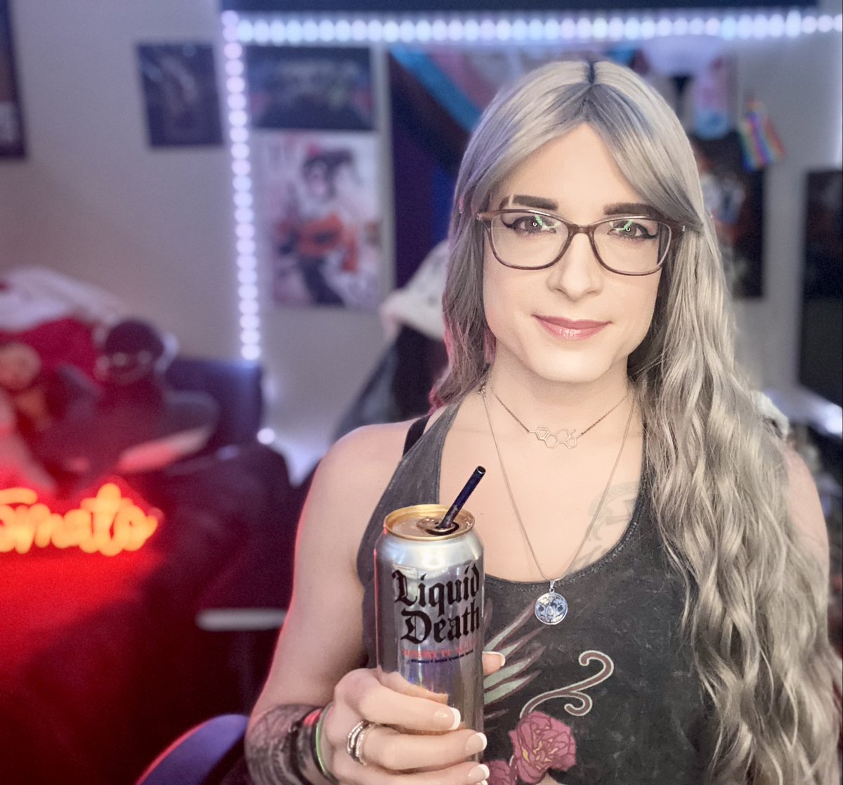 AliTheTomatoxo's tweet photo. Link in comments

It's Monday! Playing some Destiny 2, Lightfall prep. Possibly GMs or something! #TransGirlGaming #TwitchAffiliate #Destiny2 #Peer2Peer #LiquidDeath #GirlGamer #TwitchGirls #TransIsBeautiful https://t.co/Vqch0LvnHh