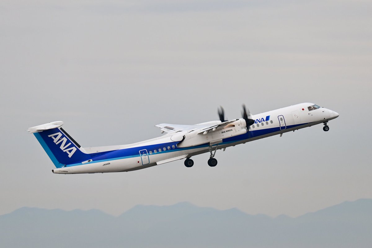 Centrairairport's tweet photo. 熊本行きのANA331便です🛫あいにくの曇り模様ですが力強いボンちゃんの上がりで元気もらいました✊行ってらっしゃい👋#セントレア https://t.co/4tgrDnHoMK