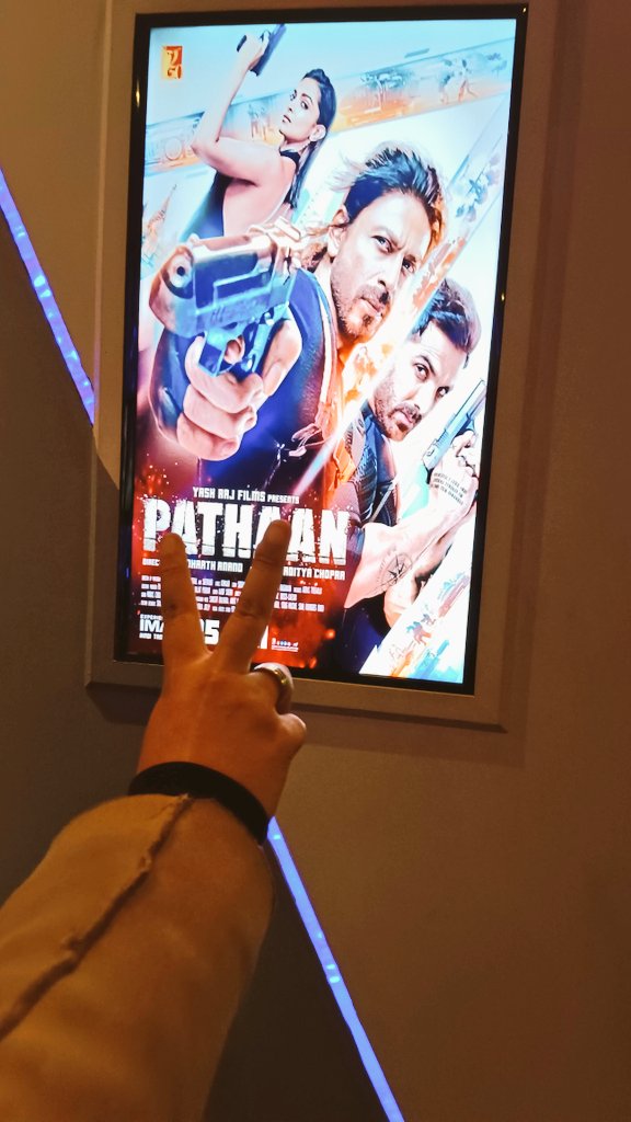 RouaaAshraf's tweet photo. My Story with #Pathaan 
A thread full of emotions more than a film review
Hope all these feelings reaches you @iamsrk 
An hope you read all the upcoming tweets 
With love from #Egypt 
#PathaanInEgypt
#PathaanMovie https://t.co/XpV8ysdSUI