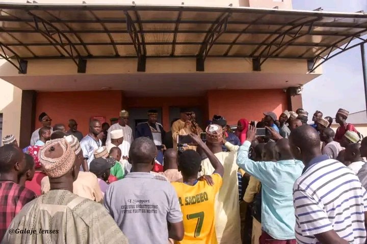 BauchiVsion's tweet photo. Secretary to the Bauchi state government @BarrIbrahimK inspects Banks operations in Bauchi state*

:Says Government will continue to engage Bank Managers in alleviating the plight of the people https://t.co/w8eisv7Jze