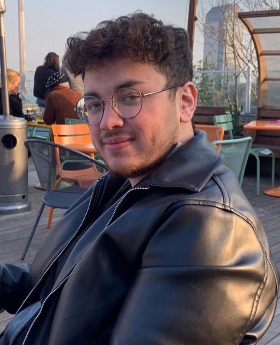 Arkadaşimiz 24 saattir enkaz altinda ve ulaşamıyoruz.Hiçbir arama kurtarma çalışması yapılmıyor!! Çok kritik saatlerdeyiz artık yardım edin.
-BAHÇELİEVLER MAH. TRABZON BULVARI NO:104B NAZAR APT.(BELLONA ÜSTÜ)
DULKADİROĞLU/KAHRAMANMARAŞ
#BARANHARUNCİCEK 
#NAZARAPT