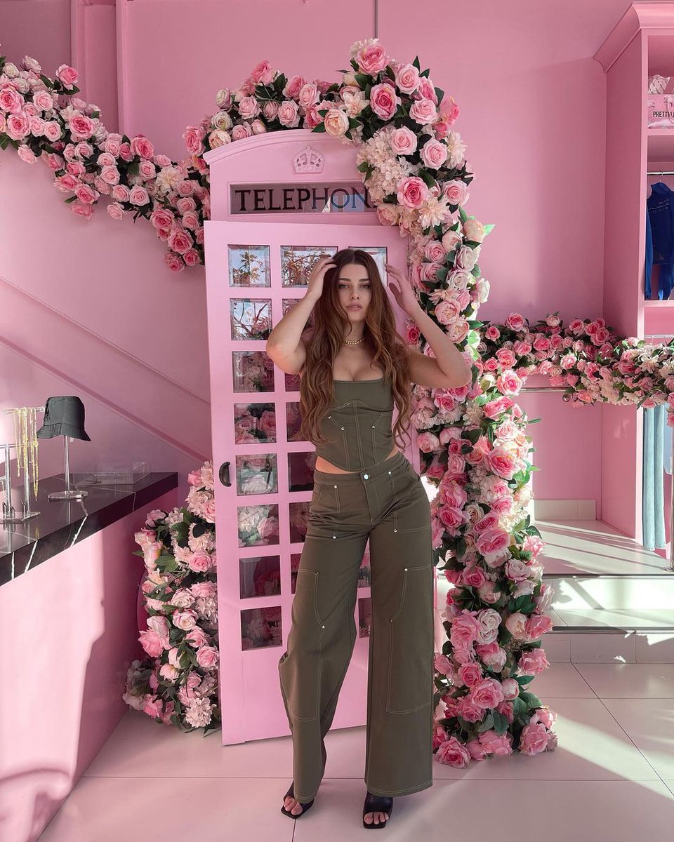 mollyx54's tweet photo. #sexy #selflove #friendly  this pink is looking so sweet https://t.co/ejCbEvRMa3