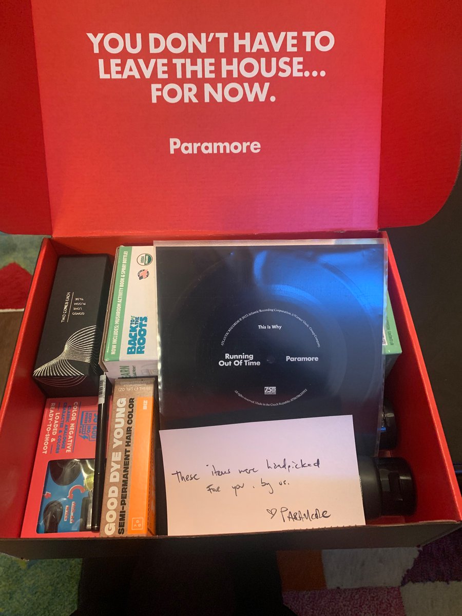 Oh thank god a flexi is in here. Thank you <a href="/paramore/">paramore</a> !