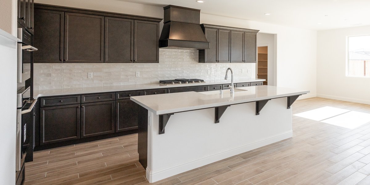 McCaffreyHomes's tweet photo. Our new Savanna homes have spacious living areas and large kitchen islands which are perfect for entertaining your loved ones.
Visit these homes today at Tesoro Viejo!
.
.
.
#mccaffreyhomes #homebuilder #centralvalley #newhomes #savannahomes #moveinreadyhomes #availablehomes https://t.co/YrwFWqNfNL