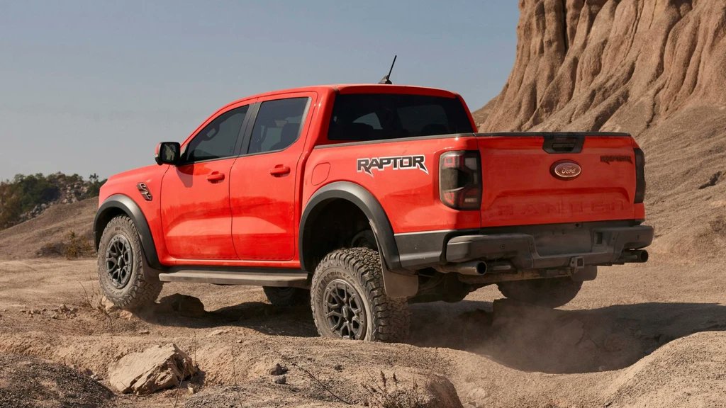 Autocosmos's tweet image. La cabina de @FordMX 𝗥𝗮𝗻𝗴𝗲𝗿 𝗥𝗮𝗽𝘁𝗼𝗿 𝟮𝟬𝟮𝟯🤩 de alta tecnología 👌🏻 cuenta con un panel digital de 12.4 pulgadas y una pantalla táctil central de 12 pulgadas con el sistema de conectividad y entretenimiento #SYNC4 👏 conoce todos los detalles👉mx.atcs.ms/3X3TuZx