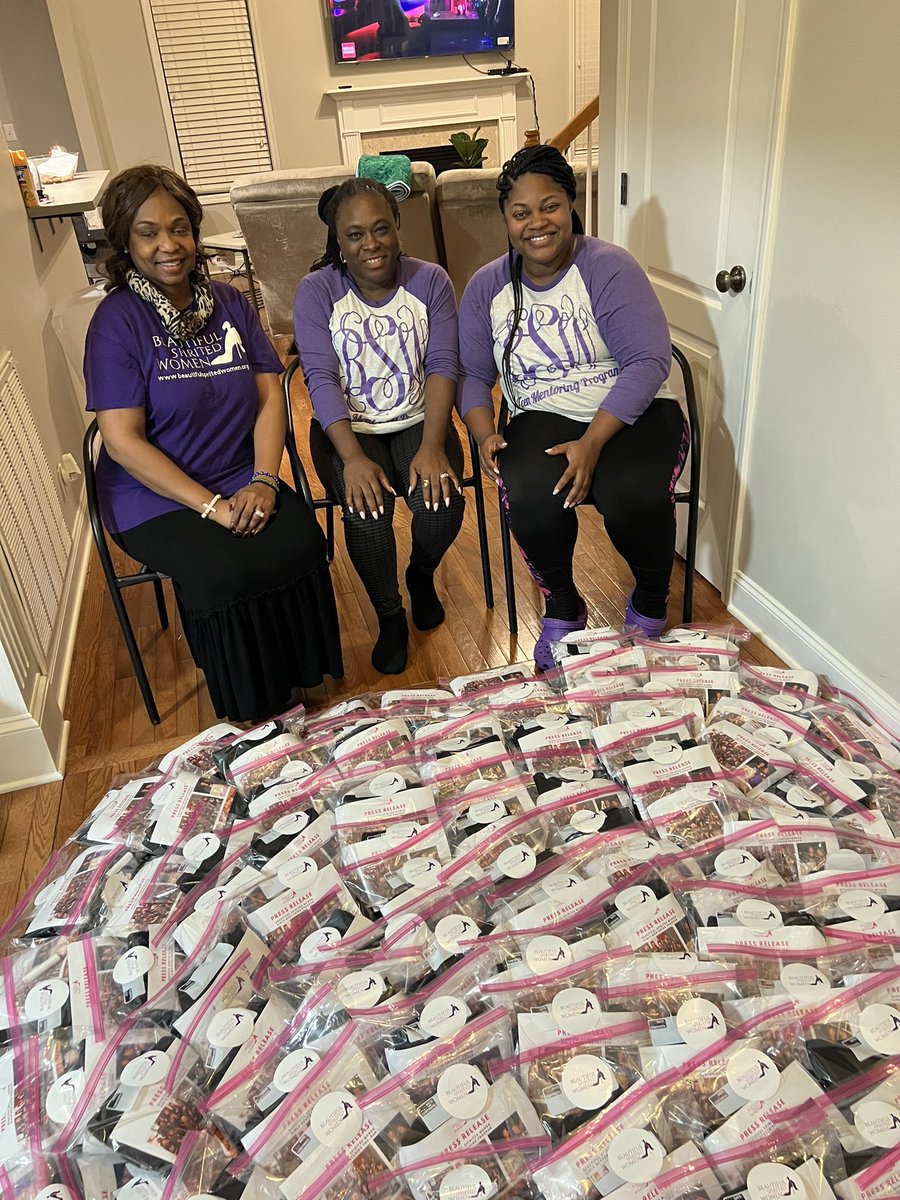 100 warm kits for women and girls at the shelter 💕💜 Thank you to every #GIVINGTUESDAY DONOR. A percentage of your proceeds went towards making them smile 🎉 

#WECANBSW 
#WOMENINNEED
#Girlsinneed 
#nonprofitleaders 
#communityleaders