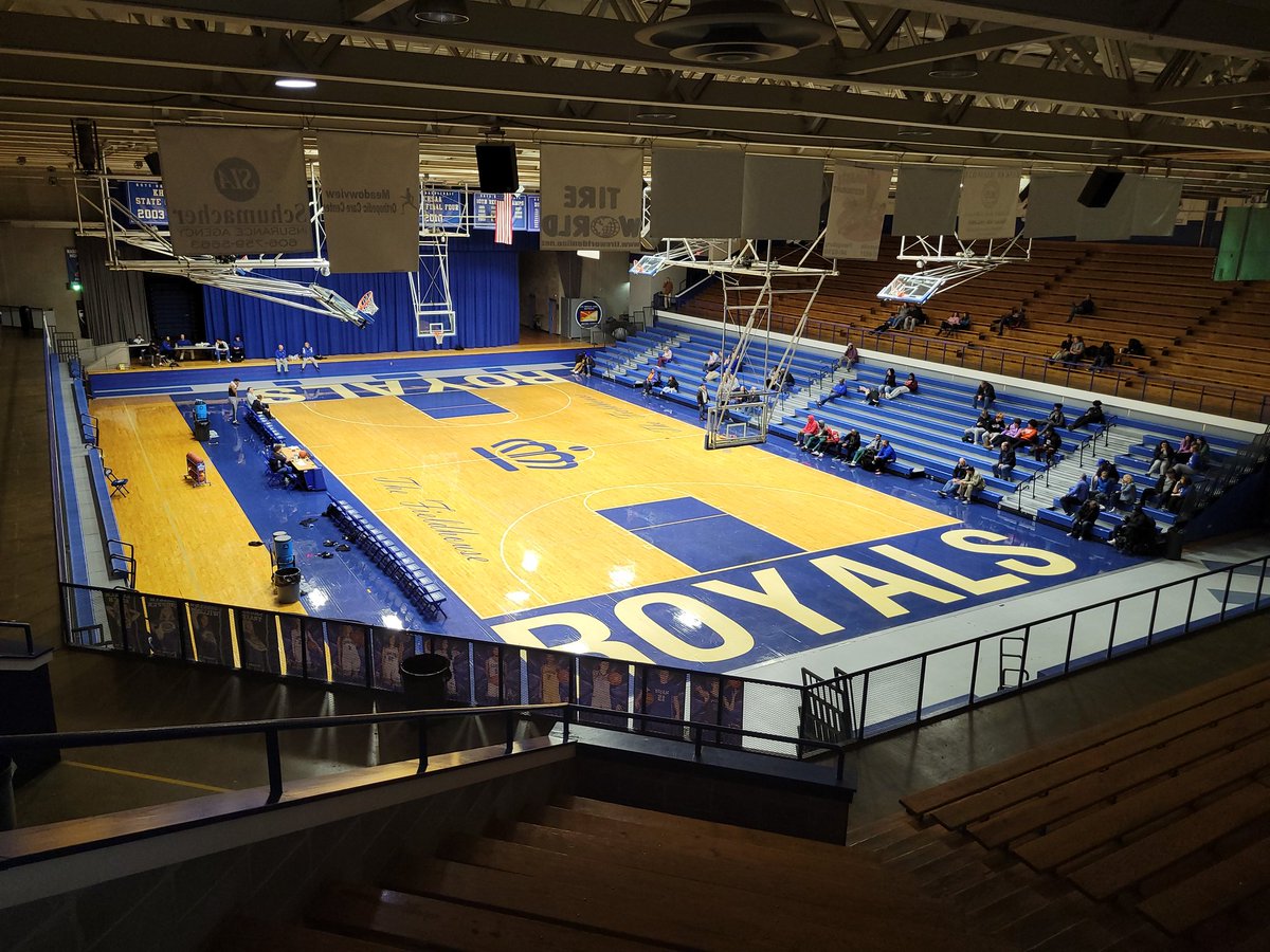 There are some great new gyms across Kentucky, but the grandaddy of them all will always be the Mason County Fieldhouse! Always love coming here! #JVbasketballbaby