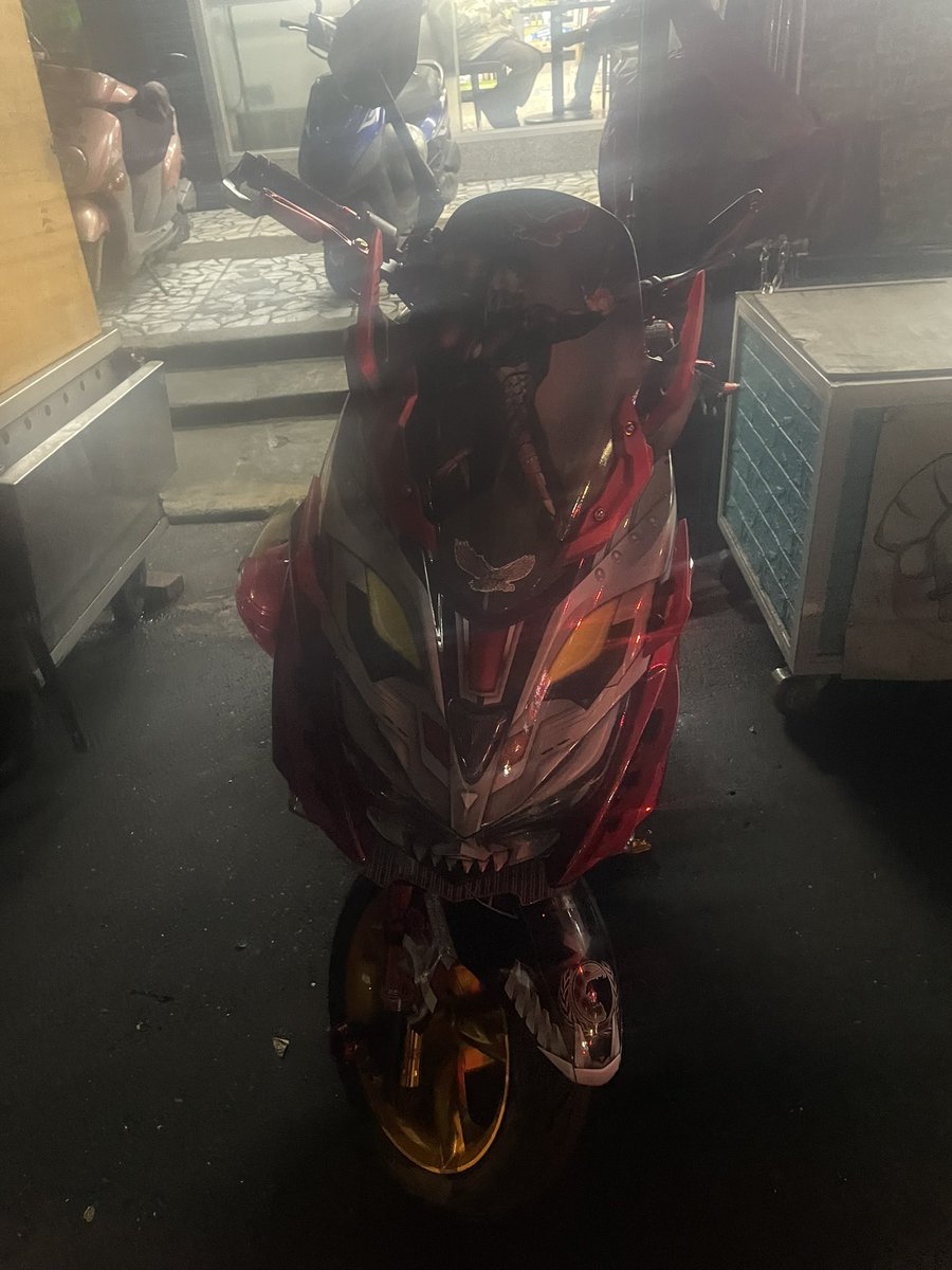 おはよう
昨日台湾で見かけた
アイアンマン仕様のバイク
めちゃくちゃカッコいい✨ 