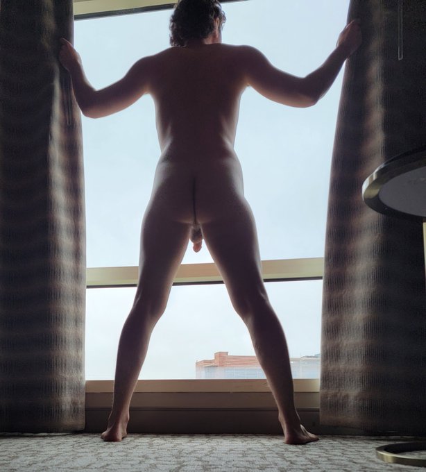 Admiring the view https://t.co/HylbxVTFEy