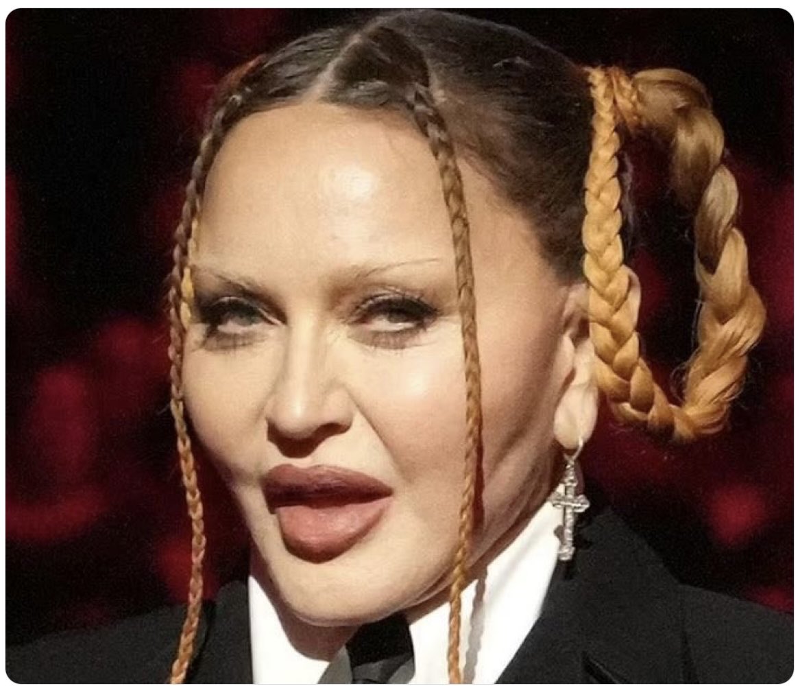 hrkbenowen's tweet photo. Caption Madonna at the Grammys… https://t.co/8K3bHsw96I