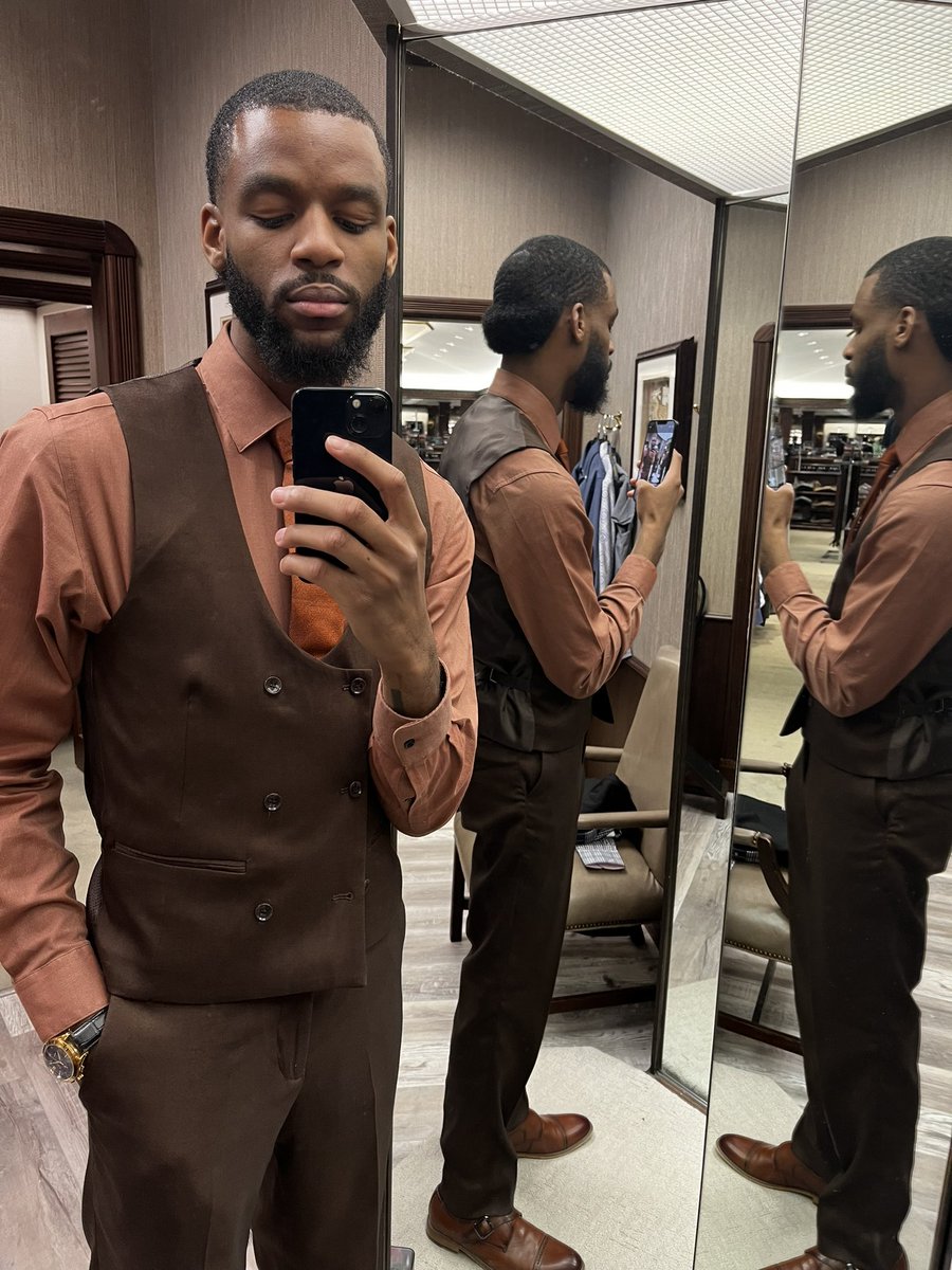 i_amstick's tweet photo. Dipped 🍫🎩 https://t.co/hTDWRHZSWj