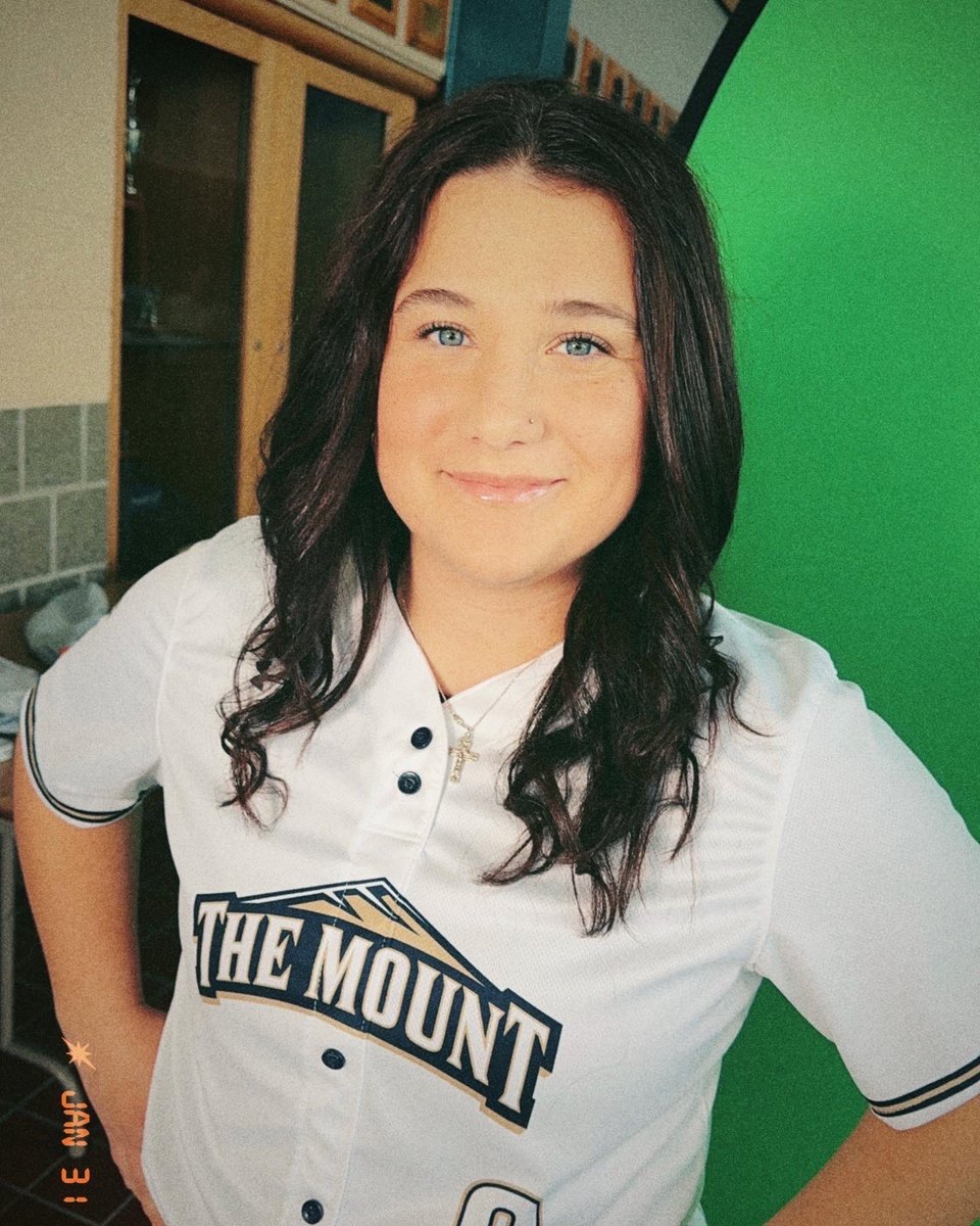drahtharr's tweet photo. Elizabeth’s senior year at The Mount! So proud of all you’ve accomplished!  Can’t wait to see some games soon! https://t.co/Fq7JXuqIkd