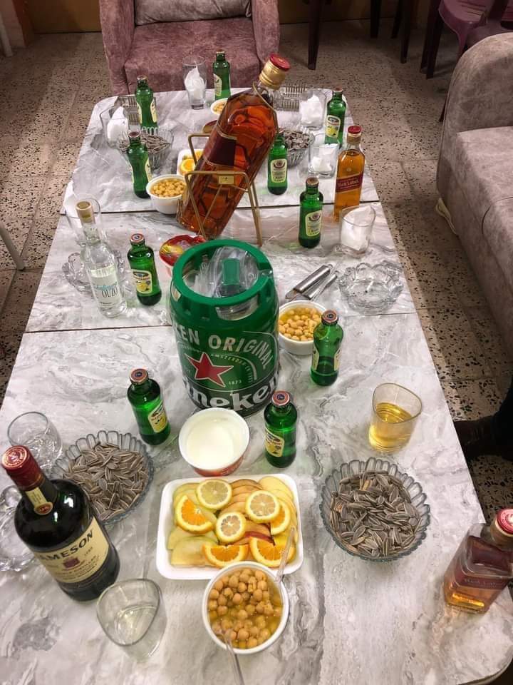 QlbDn's tweet photo. ممكن زوجين متحررين راقيين وجادين من عدن ومرتاحين ماديا ينفذو طلباتنا ونتقابل 💋💋💋 https://t.co/qhV9Yq9XEw