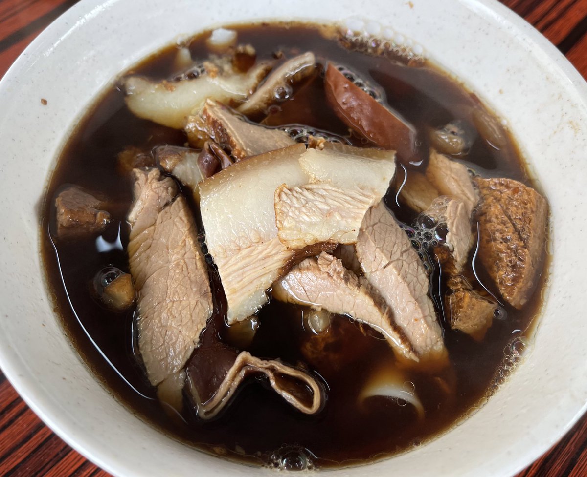 cyrildason's tweet photo. Antara Kueh chap terbaek di Kuching!
#RilFood https://t.co/XsUX7rjt11