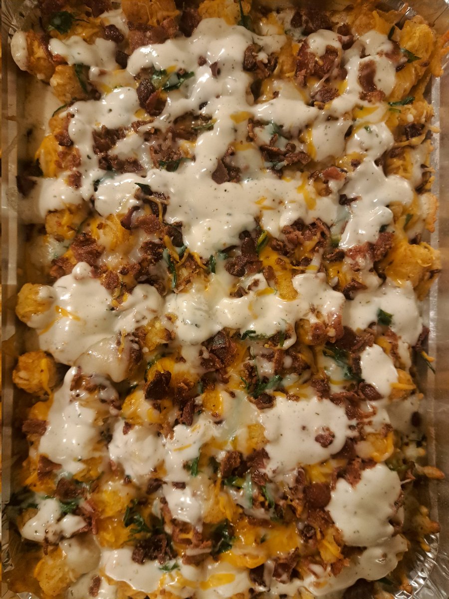 chillin662's tweet photo. Decided to recreate the #DominosLoadedTots with 4 cheeses, bacon and ranch dressing https://t.co/76tURSOw75