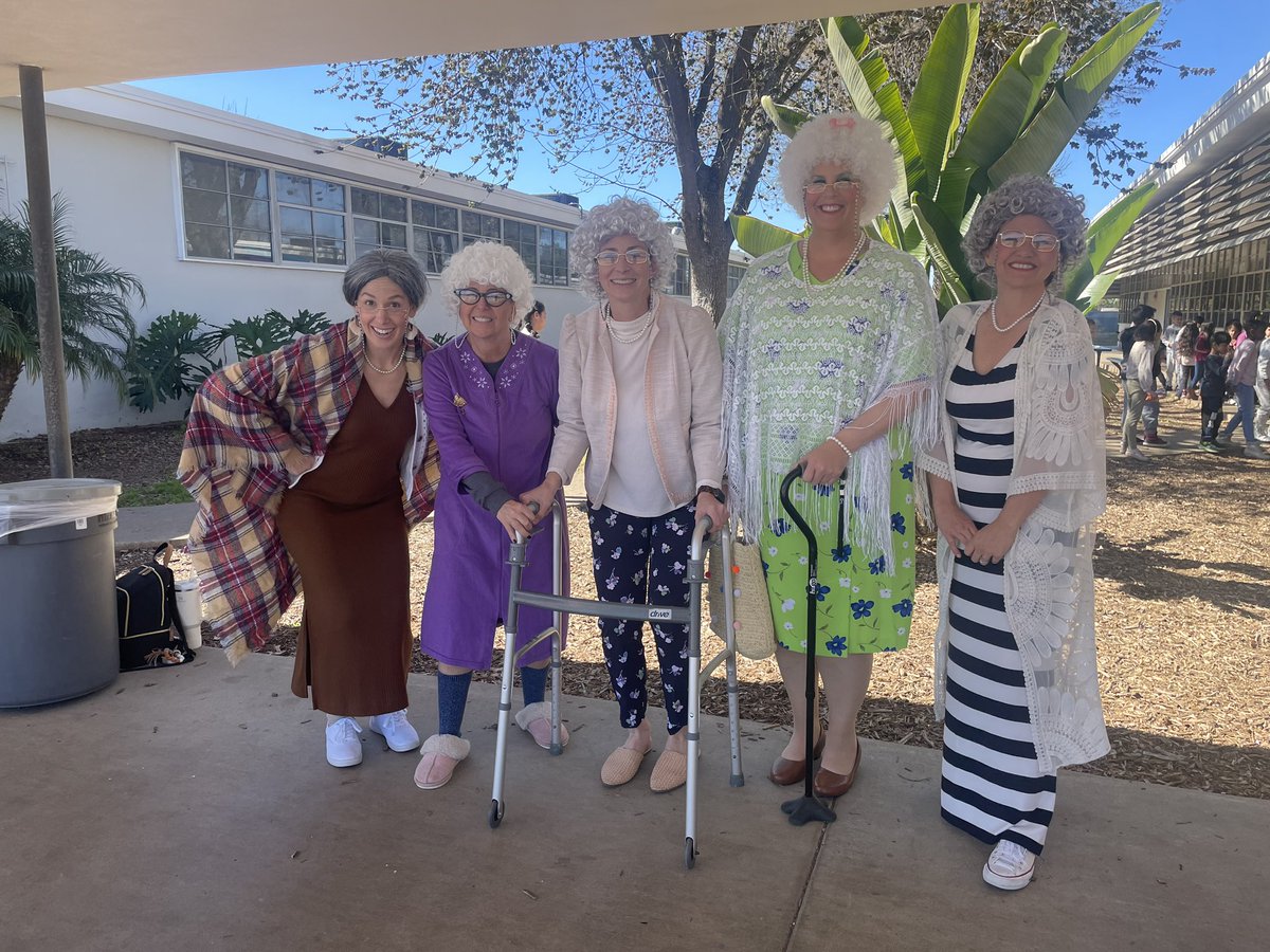 Happy 100th day of school <a href="/NarancaMustangs/">Naranca Elementary School</a>! 🎉 <a href="/CajonValleyUSD/">CajonValleyUSD</a>