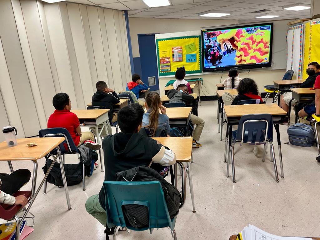 KelseyLPharrES's tweet photo. 4th grade loved learning about the Chinese New Year during Social Studies. Thank you Ms. Fernandez for leading the way π§§π #OneTeamOneDream #BringingourAgame #KLProcks @suptDotres @mdcpscommunity @miamischools @drdbmindingall @mdcpscentral https://t.co/YGeENyKcen