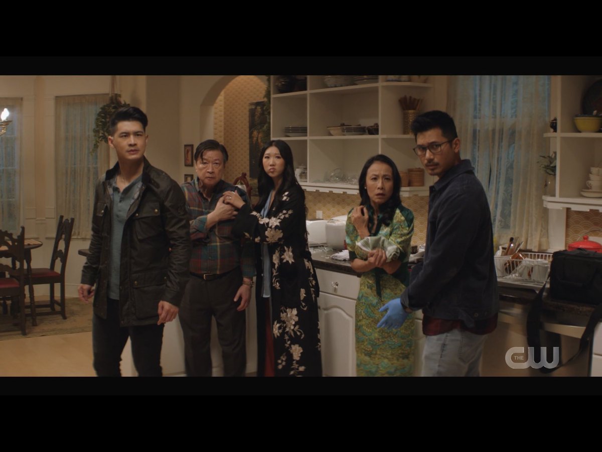 DanLaw1991's tweet photo. #CWKungFu 3x08 actually hit harder on the rewatch.
Expertly written by @Michael_Deigh & directed by #XDeanLim to show Nicky & Bo’s parallel realisations about someone they care about manipulating them.
@olivialiang_ & @thebenlevin killed it.
@cw_kungfu @KungFu_Writers https://t.co/TLj4FRpRYX