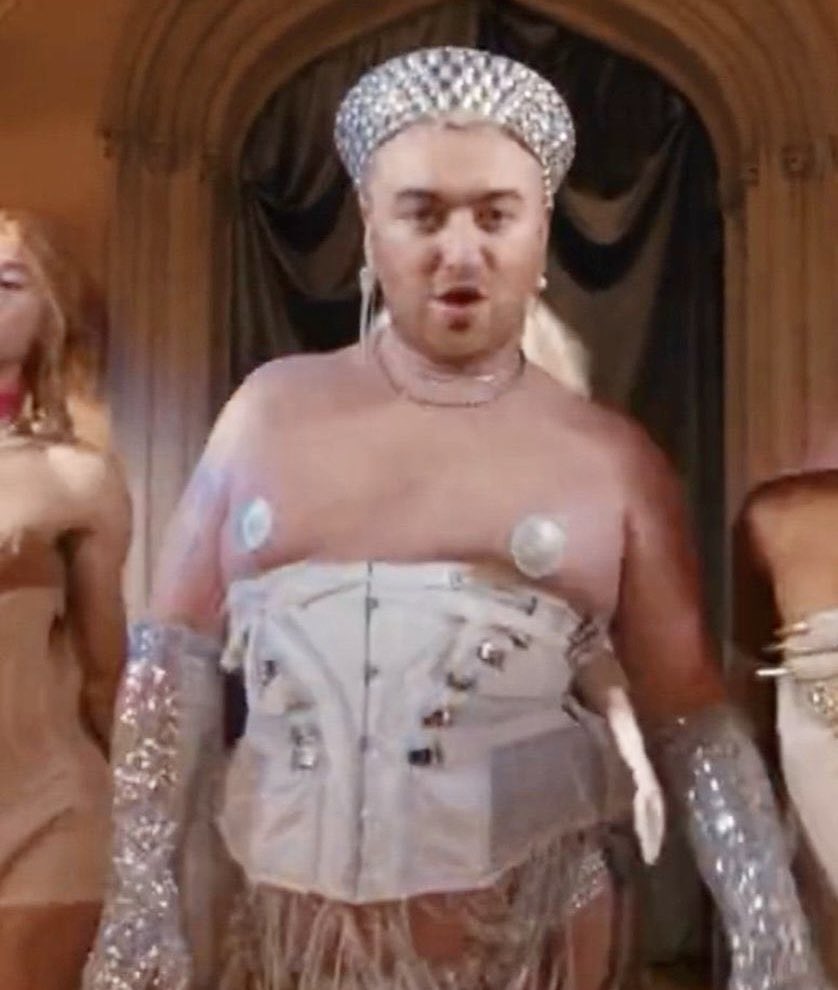 LayahHeilpern's tweet image. Modern mainstream music is literally soft porn and satanic worship and they’re promoting it to children. It’s disgusting. You couldn’t pay me to listen to it…