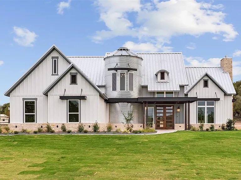 eliastunes's tweet photo. 2 acres in Texas. Only $670k 🤠 https://t.co/tVX2g5f0vH
