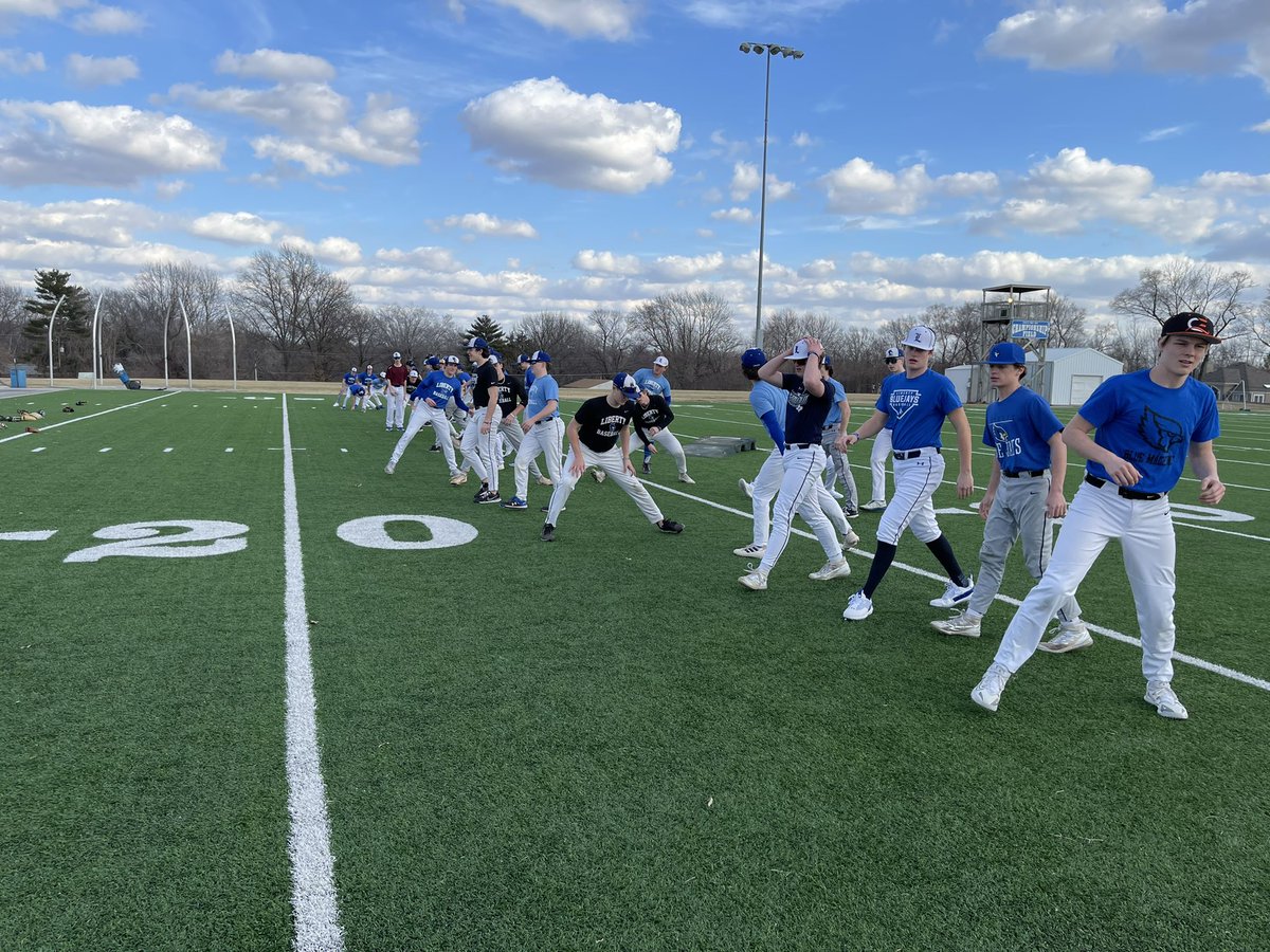 Jays_Baseball's tweet image. Awesome day to get outside and get some work in! Great group of men working hard! 👊