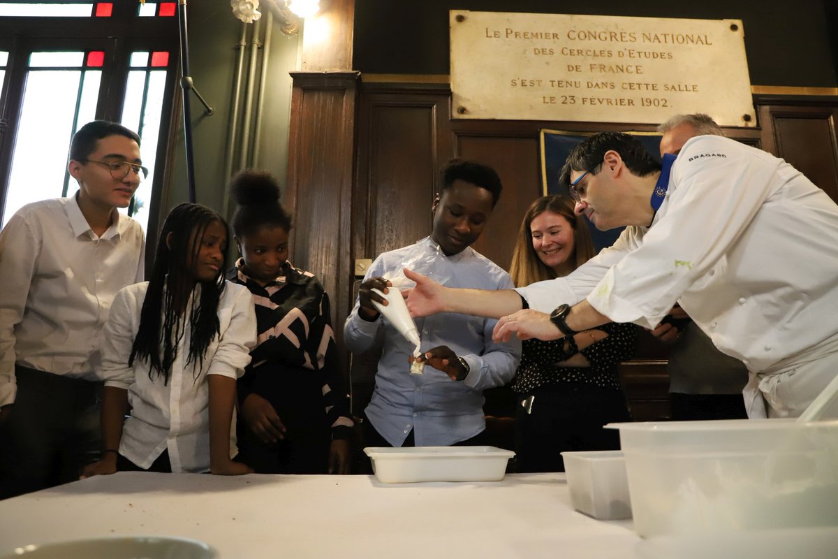 Parce qu'ils permettent de telles initiatives, les Comités locaux École–Entreprise jouent un rôle essentiel dans la lutte contre les inégalités de destin : ils offrent aux élèves la possibilité de construire leur Parcours d'Avenir de manière éclairée.