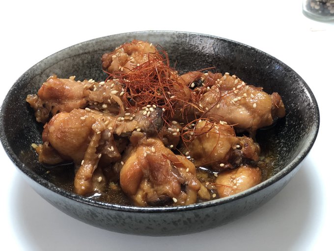 手羽元20本で数百円とめちゃくちゃ安かったから大量に作ったわよ😗 