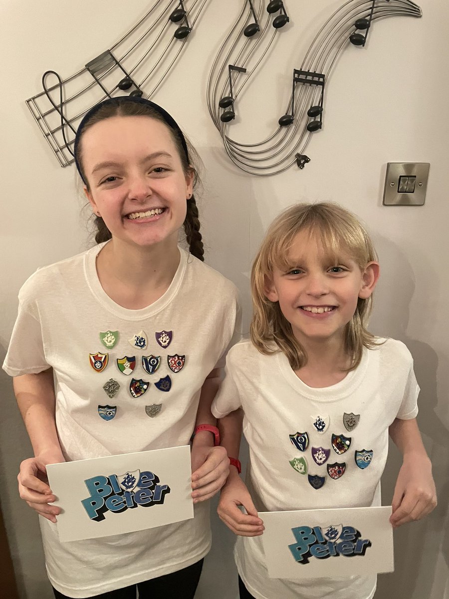 EvansSquires's tweet photo. Silver Blue Peter badges for my two, for playing for local people at Christmas 🎶🎺@mwaksybluepeter @RichieDriss https://t.co/eFIvPydkQI