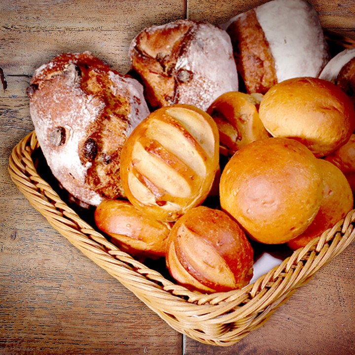 オールデイダイニング フォンテーヌにて販売中の西表島産黒糖パンはいかがですか？🍞

instagram.com/p/CoUfbmfsLKW/…

#ロワジールホテル那覇
#オールデイダイニングフォンテーヌ #西表島黒糖  #沖縄料理