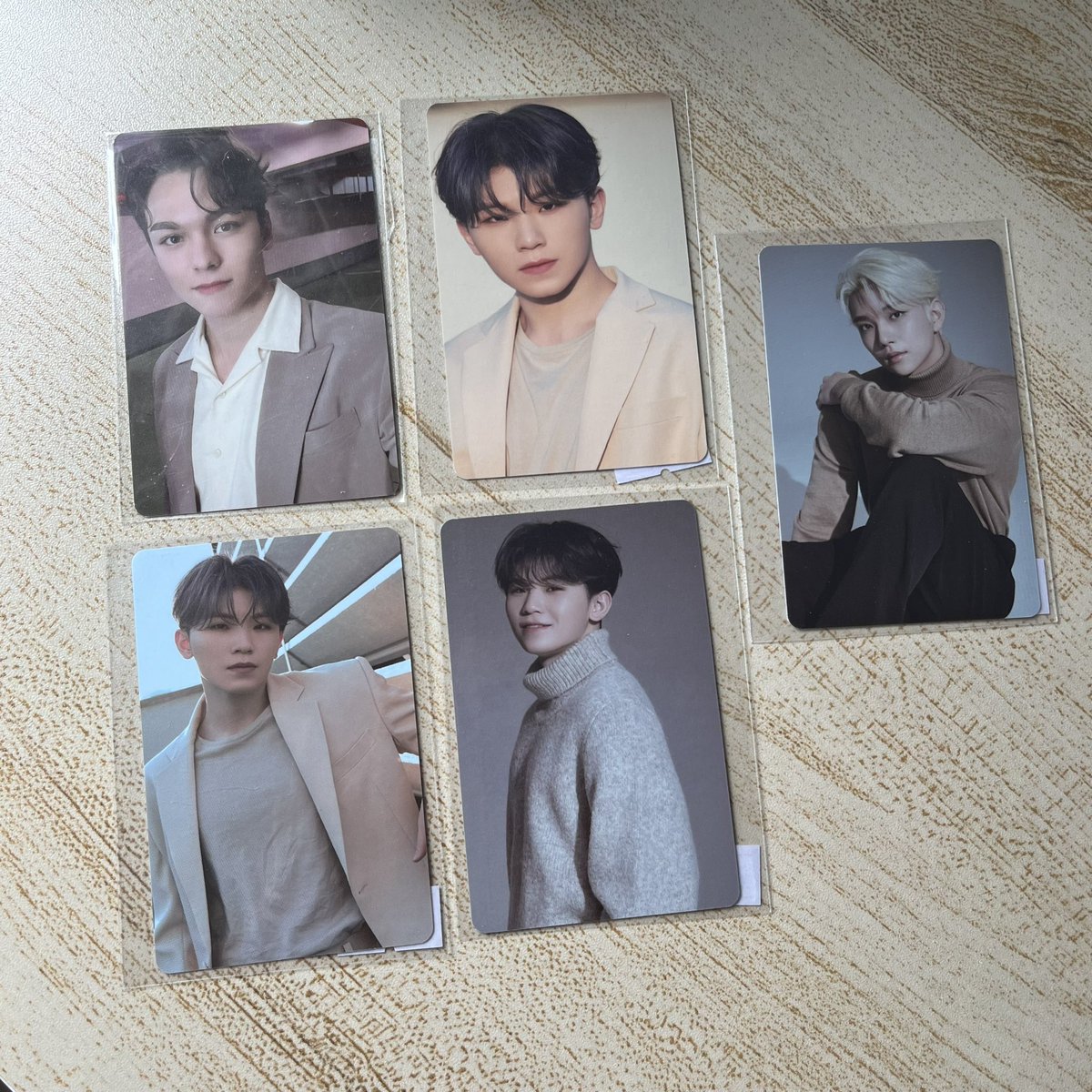 harukeeps's tweet photo. [#harusell]
—

wts lfb seventeen pc ph
⤷  Incomplete trading cards woozi, vernon

 🧸 P50 EA 
⤷ vernon must be paired

》 dop: payo!
》 onhand &amp; ready to ship
》 gcash // sco

⥄ svt inc tc vernon woozi 09 35 44 22 66 https://t.co/7wREHCbhXd