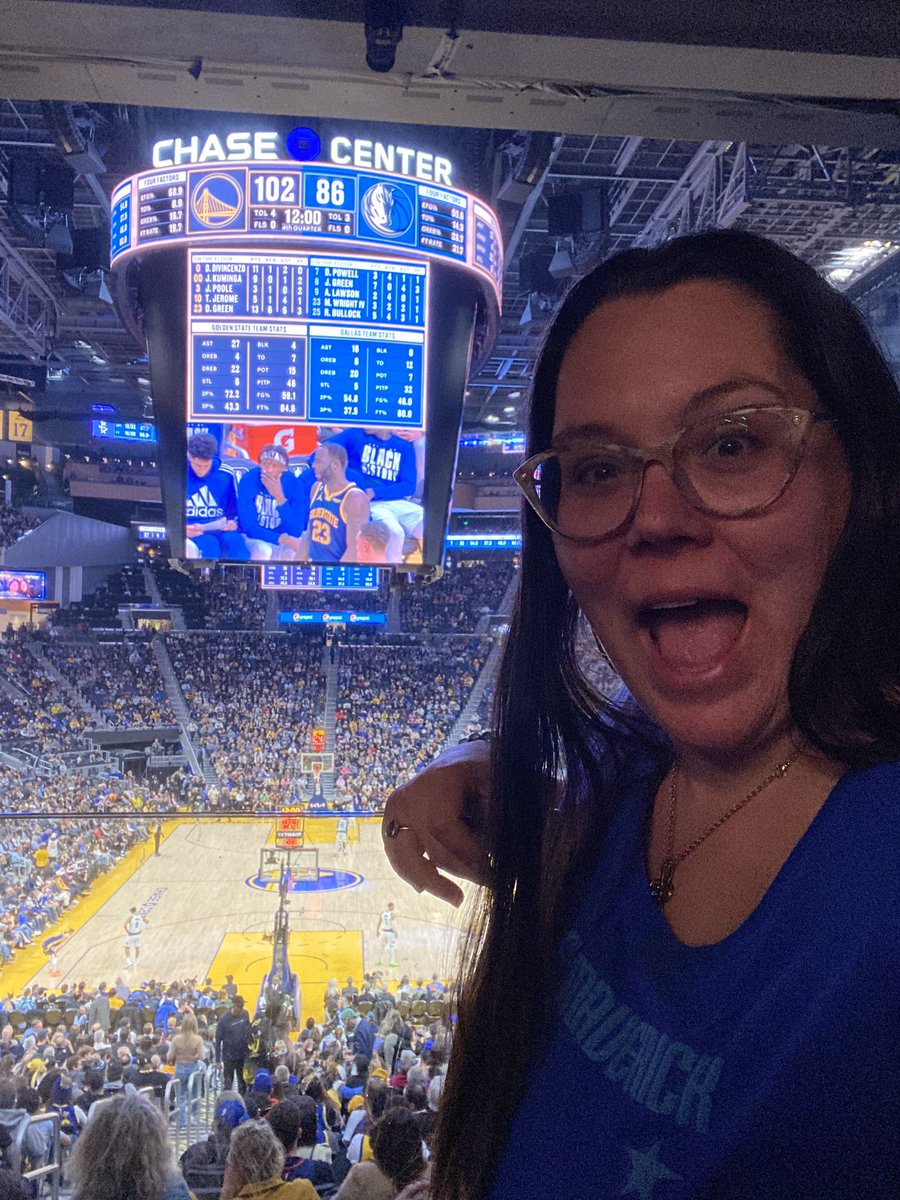 allyshafay's tweet photo. Sad to hear that my beloved @dallasmavs decided to give up my favorite players @SDinwiddie_25 and @doefinney_10. The universe definitely worked in my favor as I haven’t been able to see the MAVS play since I left TX in 2018 and I got to see them DESTROY their last game. https://t.co/2CDJqmHvtv