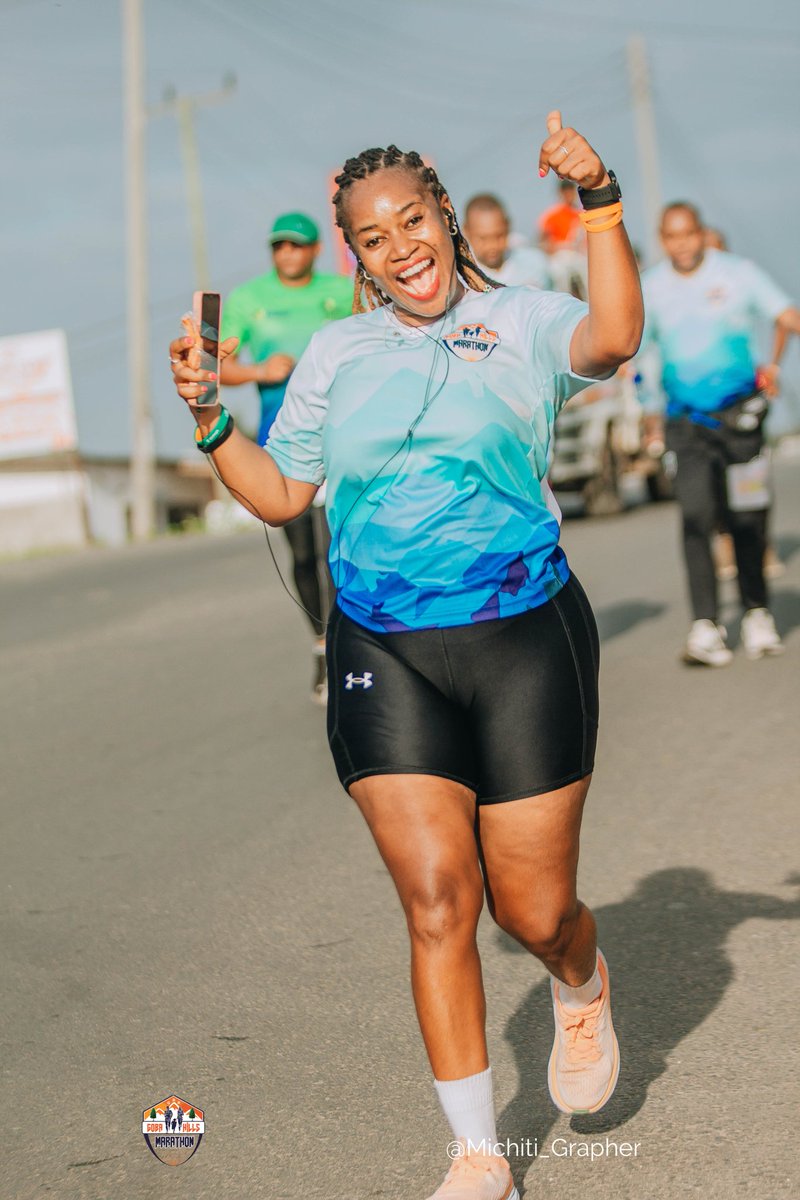 gobaroadrunners's tweet photo. "Smile, it is the key that fits the lock of everybody’s heart.” ~ Anthony J. D’Angelo
#GobaHillsMarathon2023
#SavingLifeWithEveryStep https://t.co/NtUtweOjww