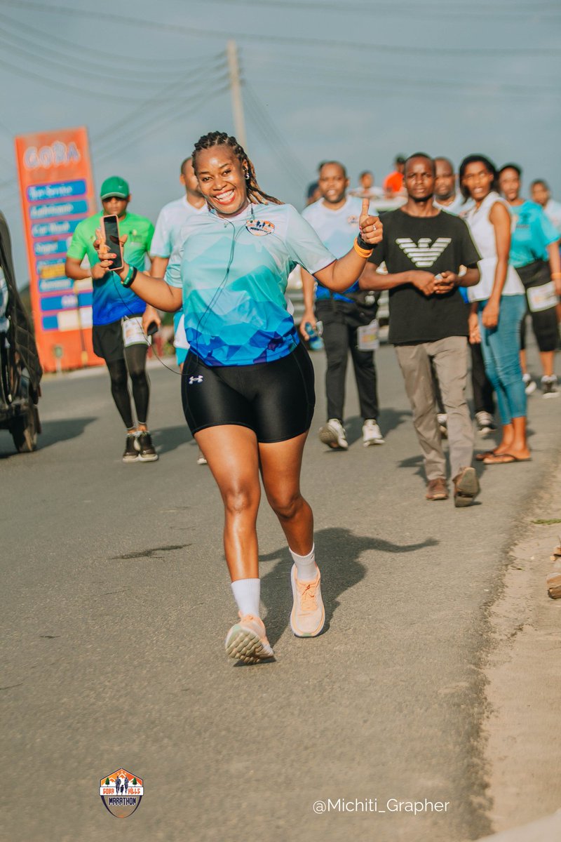 gobaroadrunners's tweet photo. "Smile, it is the key that fits the lock of everybody’s heart.” ~ Anthony J. D’Angelo
#GobaHillsMarathon2023
#SavingLifeWithEveryStep https://t.co/NtUtweOjww