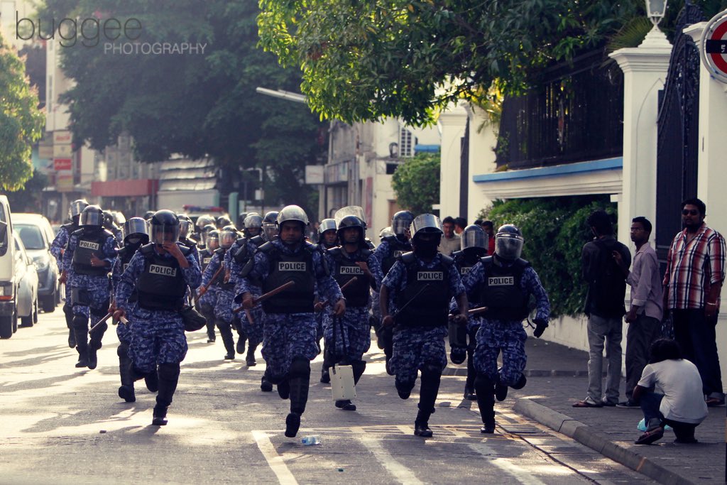 IllathHassan's tweet photo. Salute President @MohamedNasheed for taking step back for the good of our nation. Our National Hero #07Feb2012 https://t.co/5pwk3wTnF1