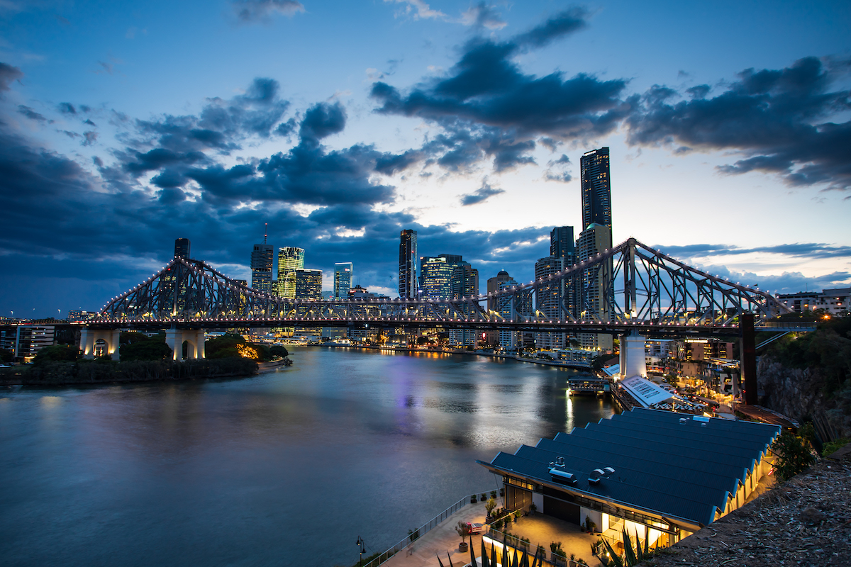 brisbanecityqld's tweet photo. Brisbane landmarks will be lit white tonight in honour of those who have lost their lives in the devastating earthquakes in Türkiye and Syria, as well as the brave rescuers doing their best to save others. 🤍 https://t.co/Z5vMLLzRqp