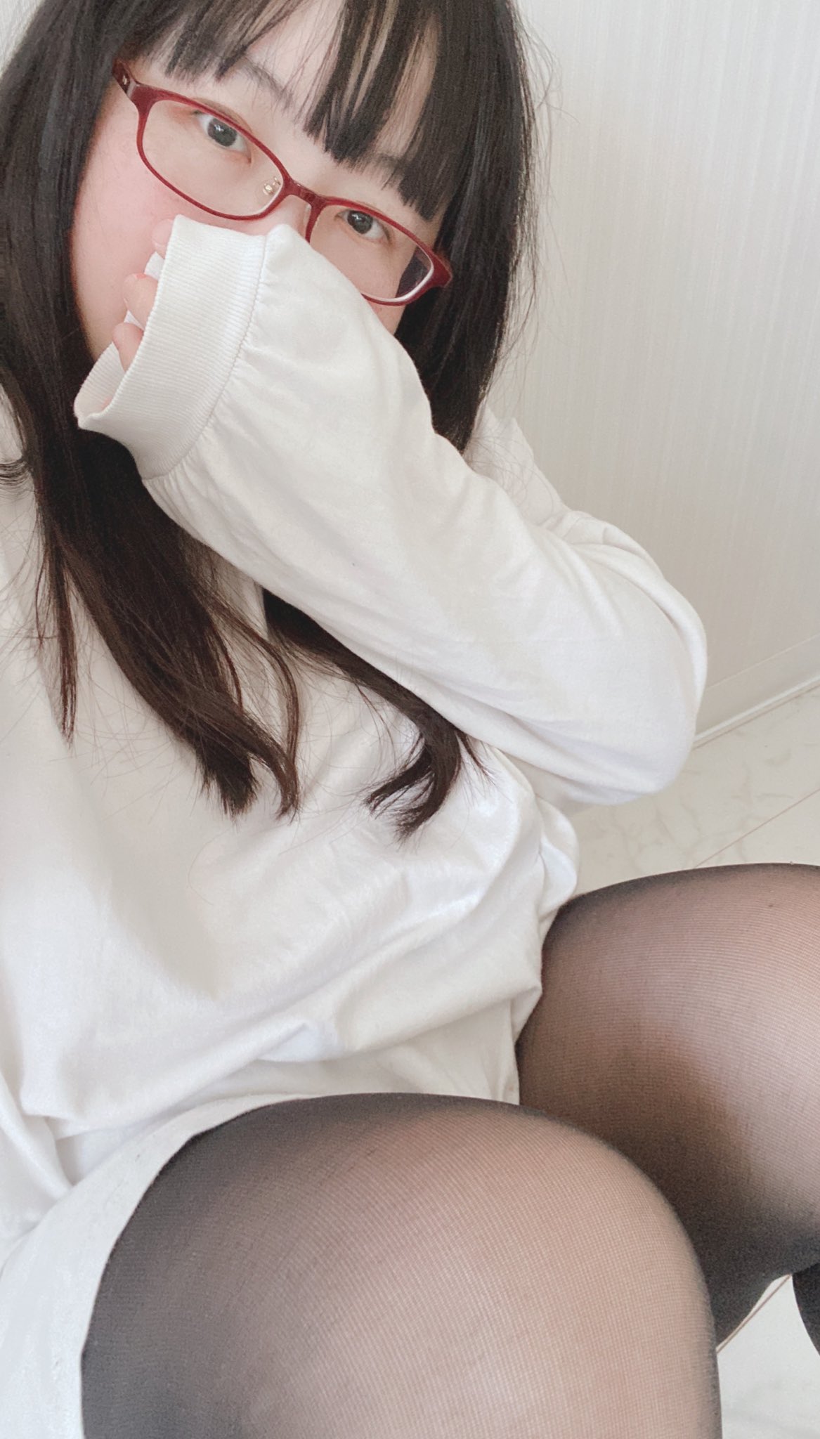 美容室行ったら前髪短くなり過ぎてしまた😂 https://t.co/DcZg5B0Vwg