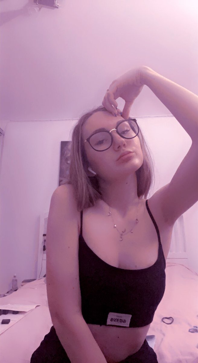 Daisyrosee010's tweet photo. Retweet and add me on Snapchat  at daisy_daise84 for free nudes and sexting
#rt #sext #babygirl #cumslut #nsfw #jerkoff #nude #hotbody #pyt #babe #peach #youngteengirls #nsfwtwt https://t.co/gwYIEtxev8