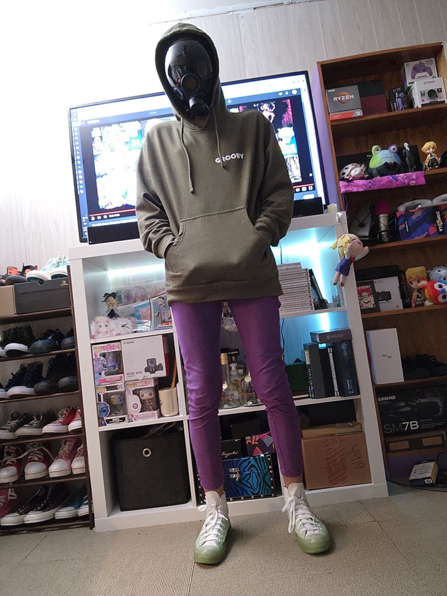 2163 :: Code 050 :: Statement :: This drone enjoys a bit of clothes... and Converse.