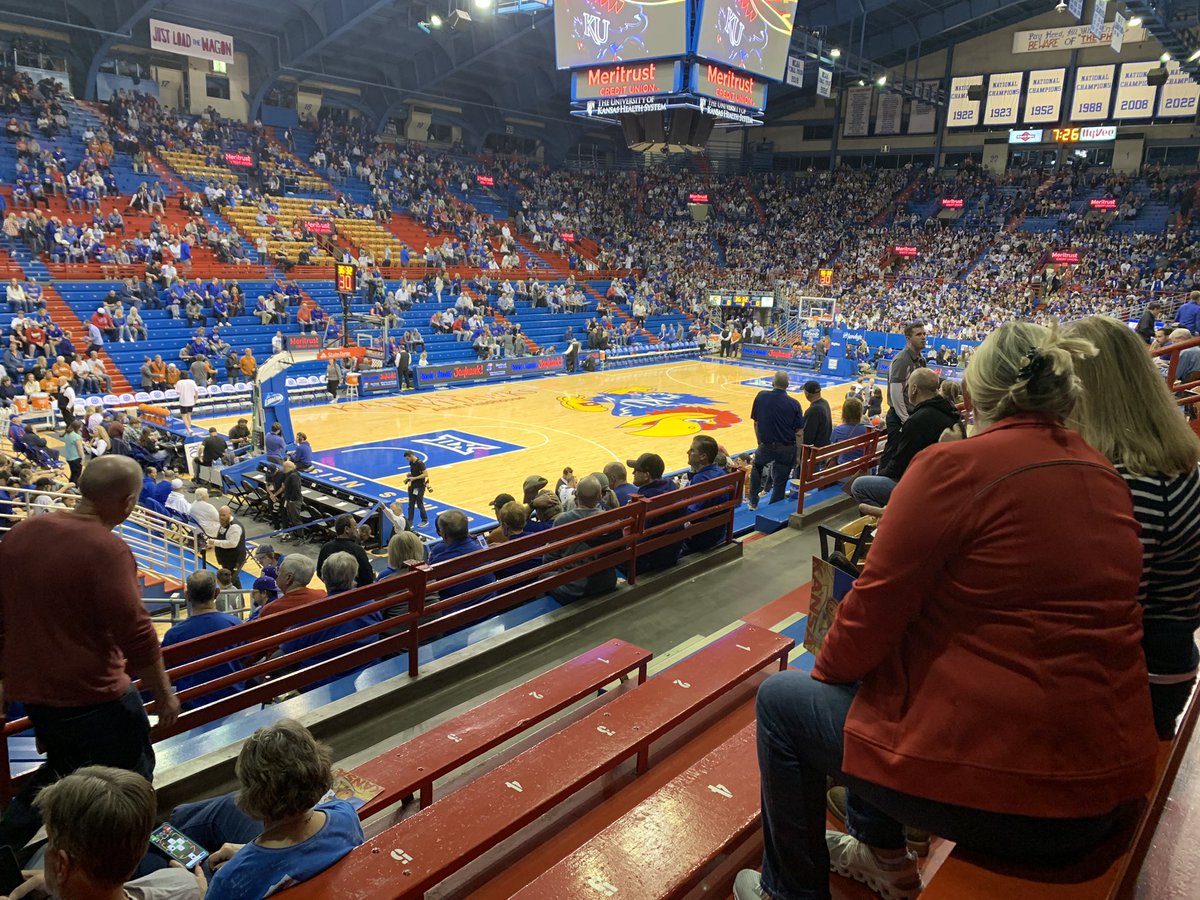 Couldn’t pass up a chance to take in a game tonight at the U #RockChalk