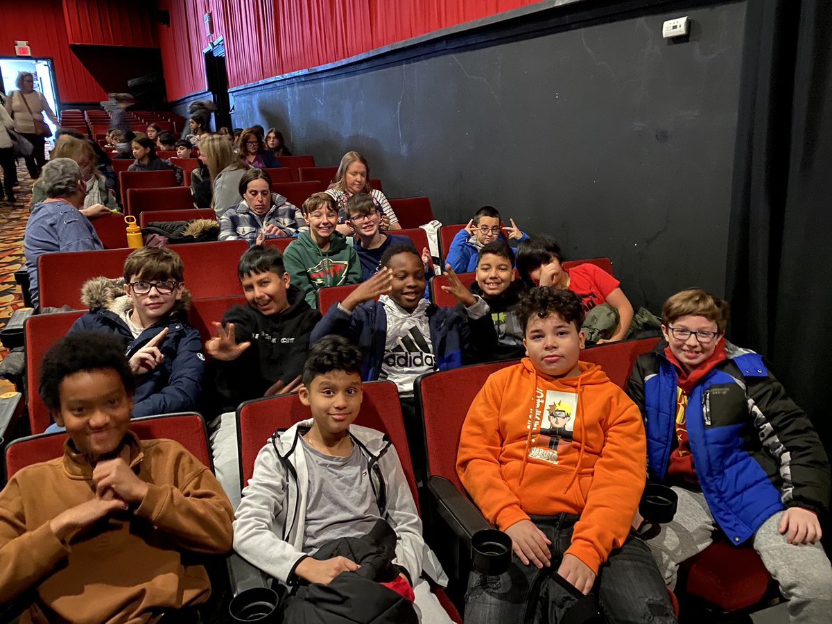 MrsTerrillion's tweet photo. We had a blast on our field trip to the Bellmore Theater to see “She Persisted!” A BIG thank you goes out to Mrs. Gonzalez for planing a great day! @IslandtreesMMS @BethRoemerIT https://t.co/Mf2nv36dLP
