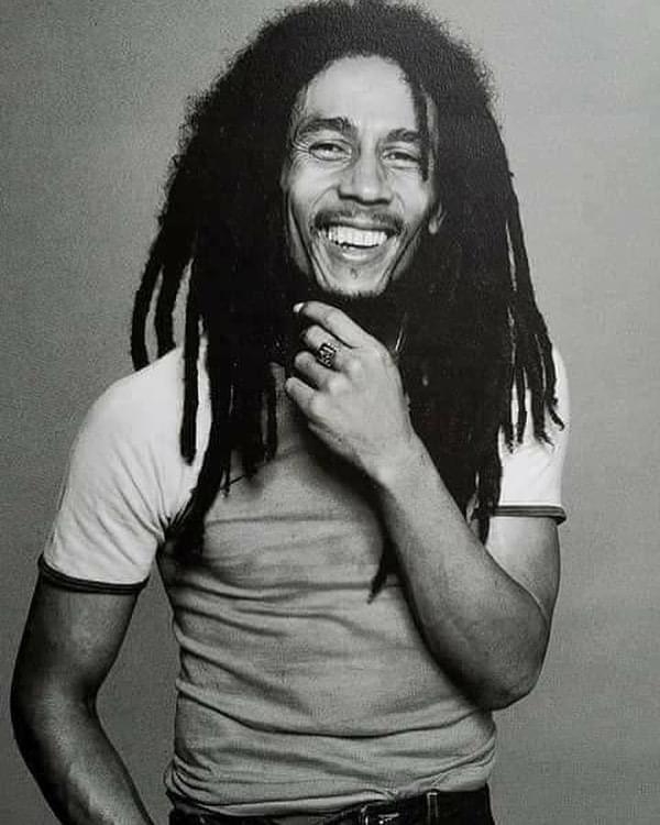 SalifKeita's tweet photo. Mon artiste préféré. 🙏🏽 Bob Marley 
né le 6 Février 1945.
Je ne me fatigue jamais de l’écouter. Repose en paix #onelove #BobMarley https://t.co/JEq874scYV