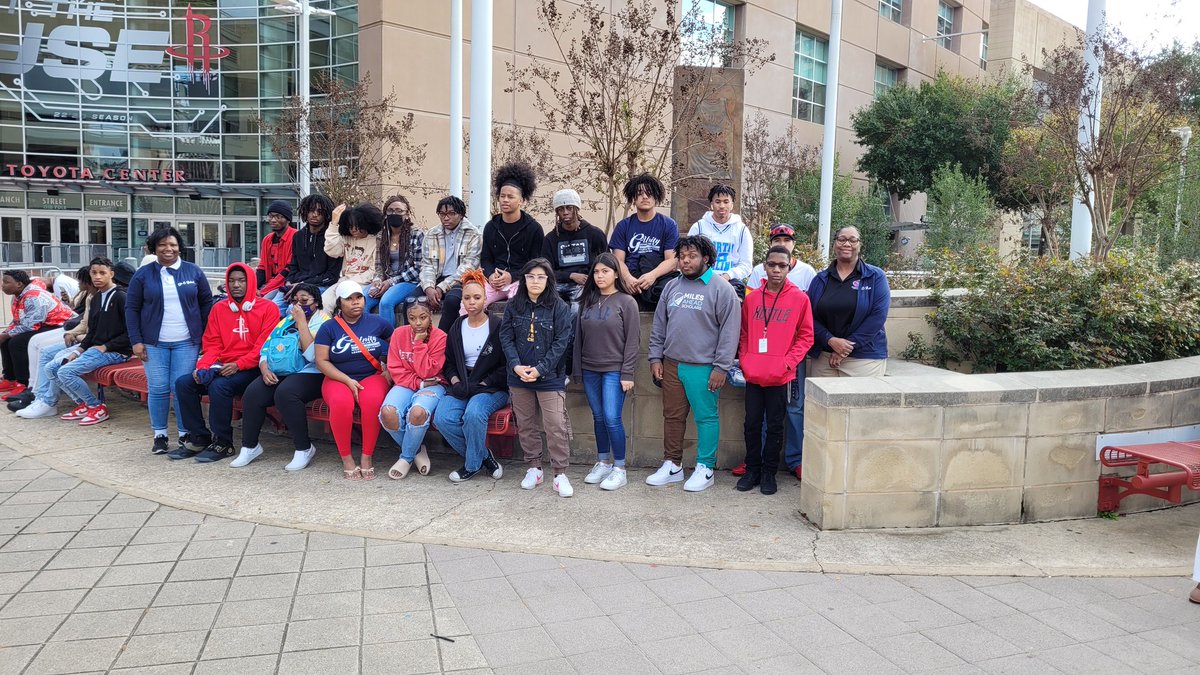 Charissa E. Harrison tweet media