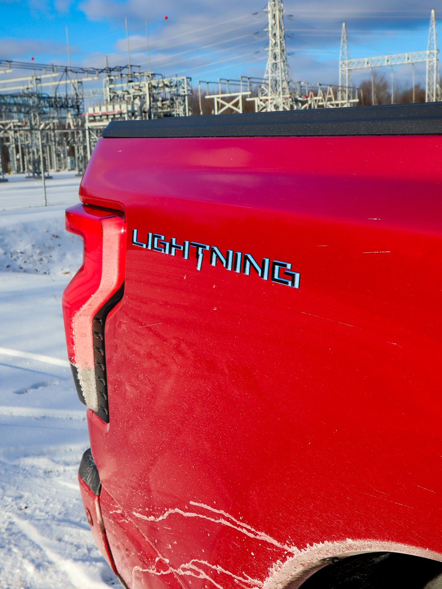 Winter Test 🥶 with the 2023 Ford F-150 Lightning ⚡️ 

Review : 2023 Ford F-150 Lightning Lariat 131 kWh is live on the channel - Link in the bio ✅

#Ford #FordF150Lightning #TorqMedia