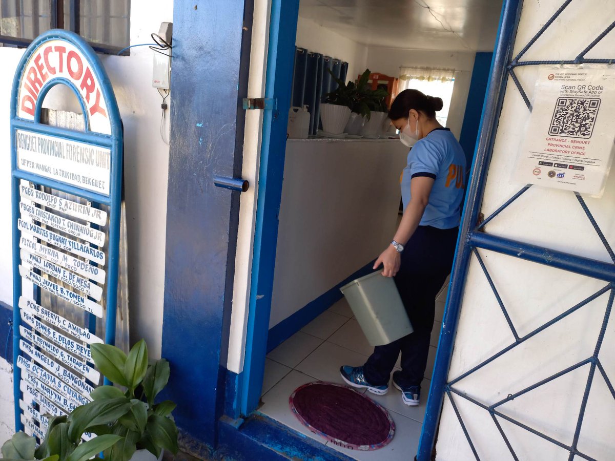PcloBenguet's tweet photo. On February 7, 2023, at about 8:30 AM, personnel of Benguet PFU conducted fatigue duty to maintain the office’s cleanliness at all times. 

#LifeisBeautiful
#KaligtasanNiyoSagotKo
#TulongTulongTayo
#MMKequalsK
#PNPKakampiMo https://t.co/KAGy4RmKzf