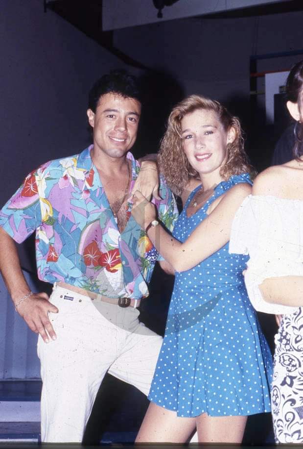 El exitoso programa concurso "Fantástico" de Panamericana Televisión nació el el lunes 14 de agosto de 1989, teniendo como primer invitado al exitosísimo Augusto Ferrando que conducía un espacio sabatino por la misma señal.

Reseña sigue en las fotos 👇