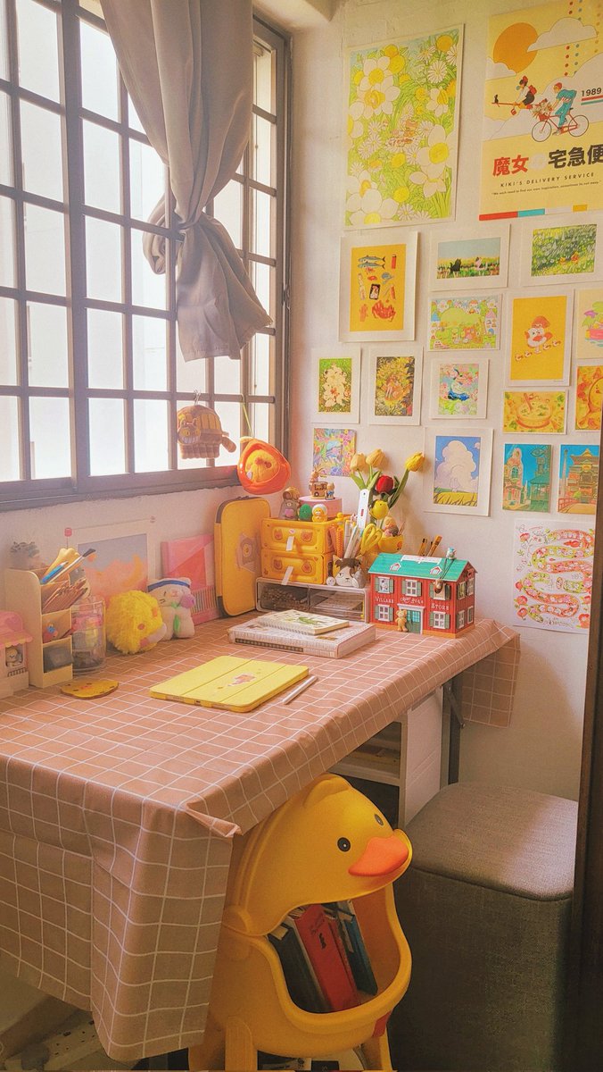 komomorebi's tweet photo. happy with my little corner 🐤✨ https://t.co/yzqIgEkjjw