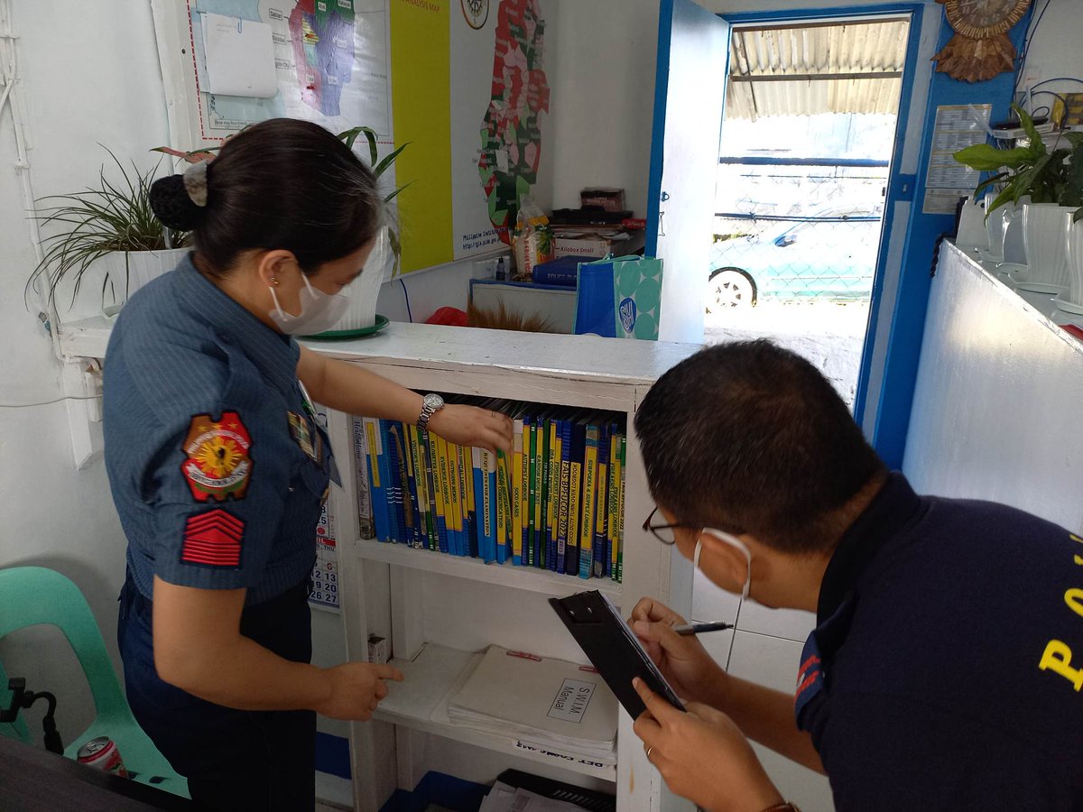 PcloBenguet's tweet photo. On February 7, 2023 at about 9:00 AM, PMAJ LORDAN E DE MESA, Asst. Prov'l Chief conducted office inspection in the cleanliness and orderliness in line with the ICP Program. 

#LifeisBeautiful
#KaligtasanNiyoSagotKo
#TulongTulongTayo
#MMKequalsK
#PNPKakampiMo https://t.co/IUoPhzyH3E