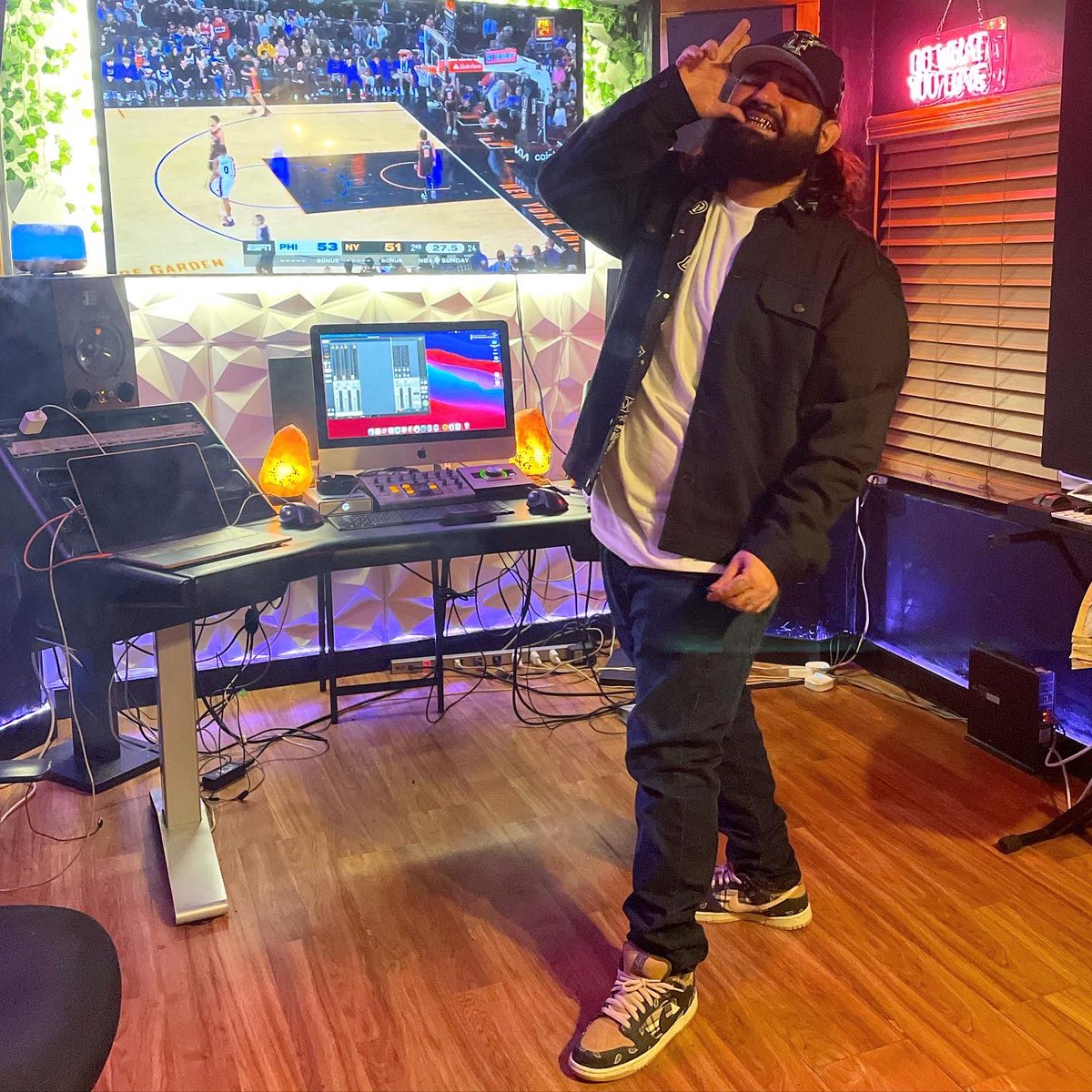 BOOBIELOOTAVEL's tweet photo. PSA: A LETTER TO MY FANS 
“LOOTAVELI” THE ALBUM.. ON THE WAY..IM BACK! 
#YUHHHDIGGGGGGGG
(PICKING 1 PERSON OUT THE RETWEETS TO LISTEN TO THE WHOLE ALBUM WIT ME THRU FACETIME, WHO IS GONNA BE?) 
RT/FAV/SHARE https://t.co/ORkJMfNy8a