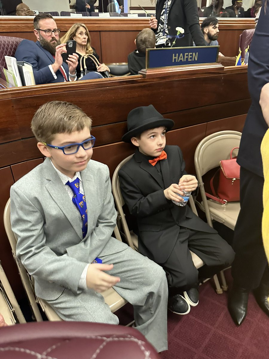 GallantD23's tweet photo. 1st day of #nvleg 82nd session.  It was so special to have my husband, 2 kids, my mom, and my bestie there.  Looking forward to rolling up my sleeves and getting to work for #Nevadans and #AD23!  #propeople #makingpositivechange https://t.co/DXhyF4NNXf