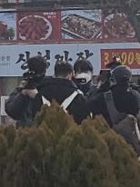 Cs2wave's tweet photo. 오늘 창서비 고려대 갔구만!
서울대에 이어서 고려대 그 다음은 연세대일까?
흰색 백팩 귀엽다 ㅜㅜ🫶🏻 https://t.co/P5pAgD9SA5